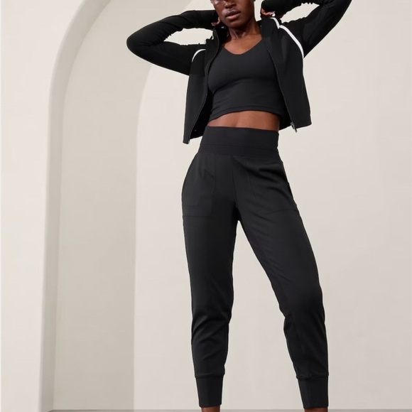 Athleta Venice Women's Black Hight Rise Jogger Pants with Pockets - Picture 2 of 7